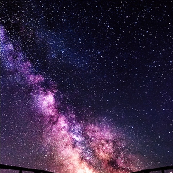 Meet your Posher, Britt - Picture 3 of 3